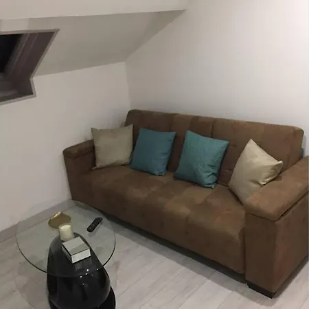 F2 Bis Proche De Toutes Commodites Apartman