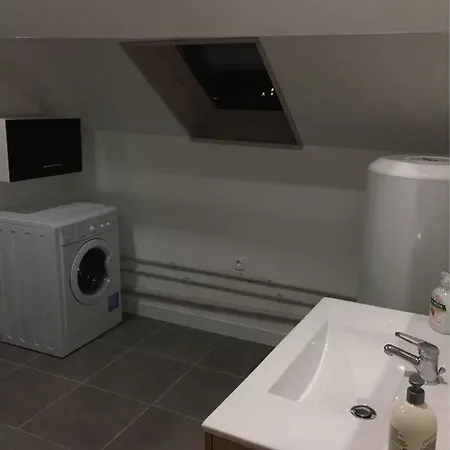 F2 Bis Proche De Toutes Commodites דירה *